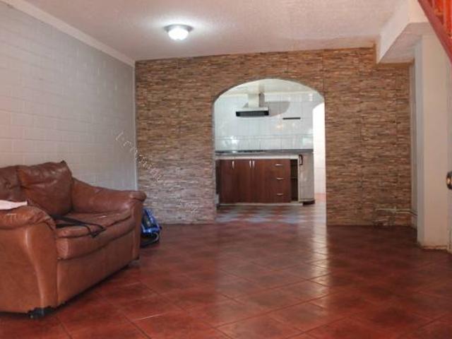 arriendo casa 2 pisos 3 dormitorios 2 baños