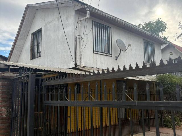 Arriendo casa 2 pisos en calle serrano, linares