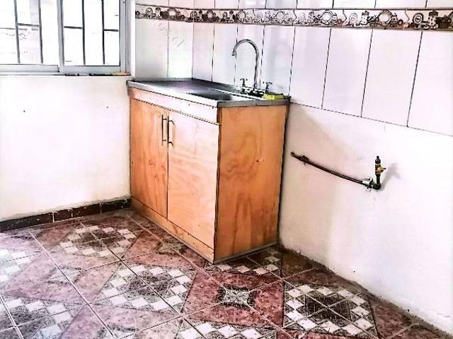Arriendo casa 2 pisos,soleada,segura,pasos locomoción