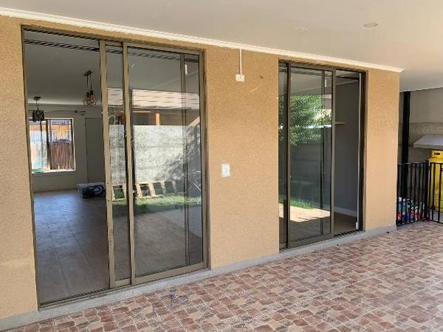 Arriendo casa