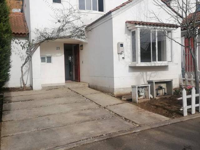 Arriendo casa 3 dormitorios cocina equipada con todo