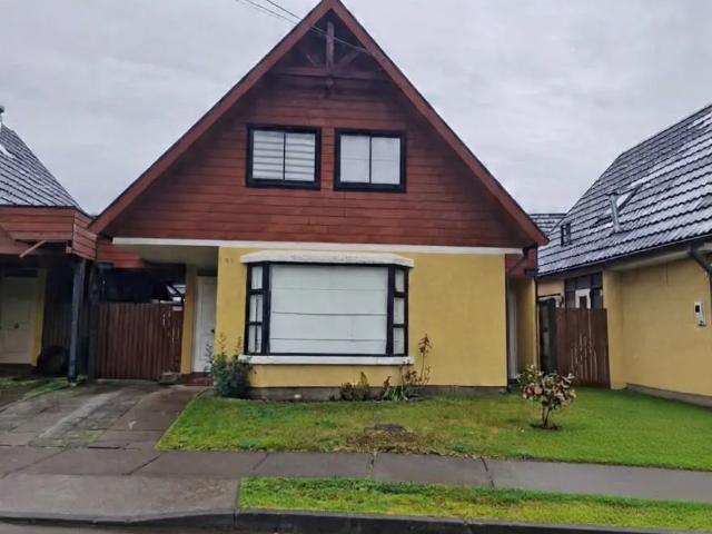 Arriendo Casa 3 Dormitorios En Condominio El Avellano