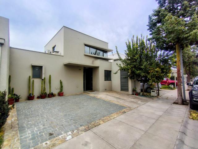 ARRIENDO CASA 3D/3B PISCINA QUINTA LINDEROS EN BUIN