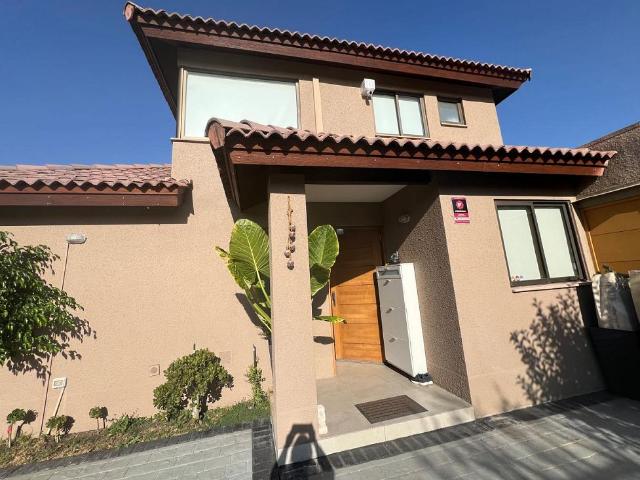 ARRIENDO CASA 3HAB 3BA COLINA