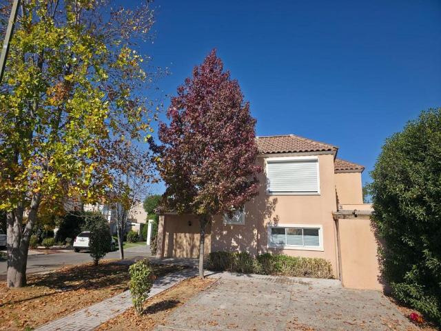 ARRIENDO CASA 3HAB 4BA COLINA