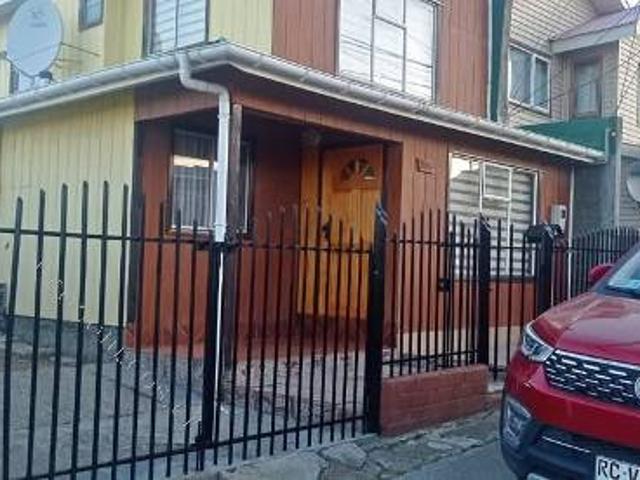 Arriendo casa 4 dormitorios, 2 baños, patio