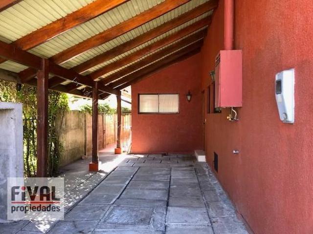 Arriendo casa 4D/3B Condominio