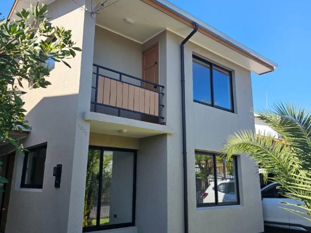 Arriendo Casa 5 Privados 6 Estacionamientos Buena Ubicacion
