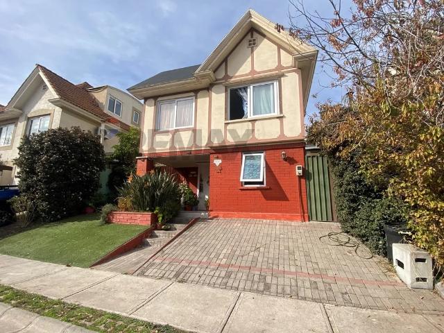 Arriendo Casa 5d/5b En Condominio, Peñalolén
