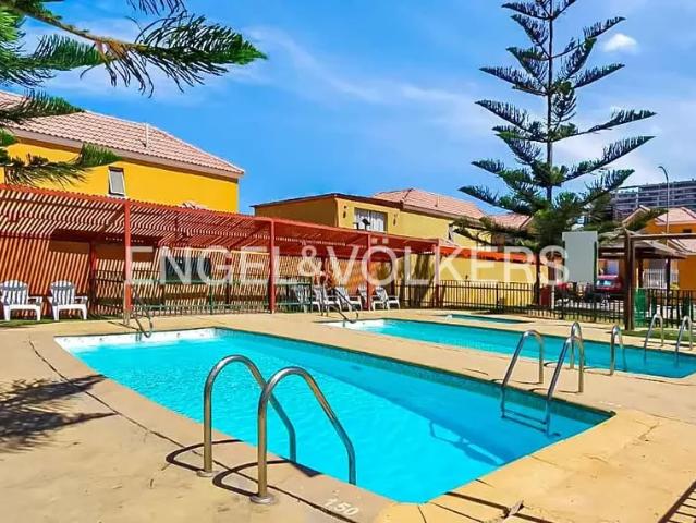 Arriendo Casa 5d + 3 Estacionamientos Humberstone