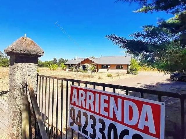 Arriendo de casa en condominio