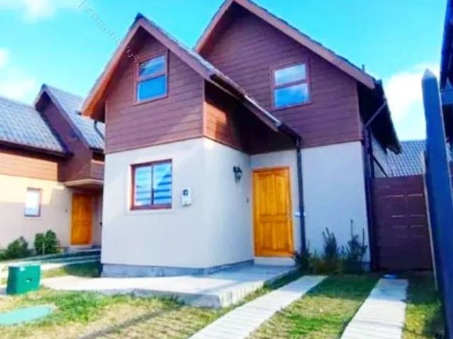 Arriendo de casa en condominio