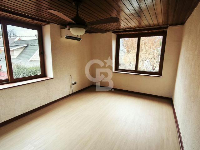 Casas en arriendo en Vitacura | Exclusiva Casa en Vitacura: Lujo, Confort y Tranquilidad 5 dormitorios por CLF 74.00