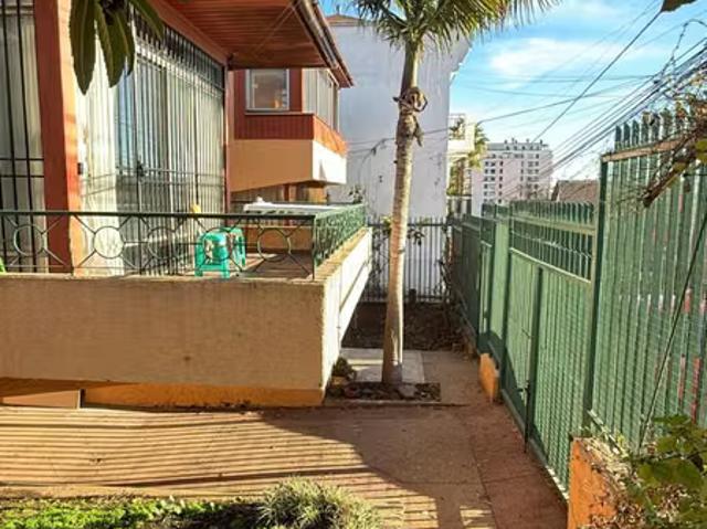 Casas en arriendo en Viña del Mar | Recreo, amplia casa 5D/3B/E/Bd  200m2 construidos en terreno 408m2. 5 dormitorios por CLP 2100. 00