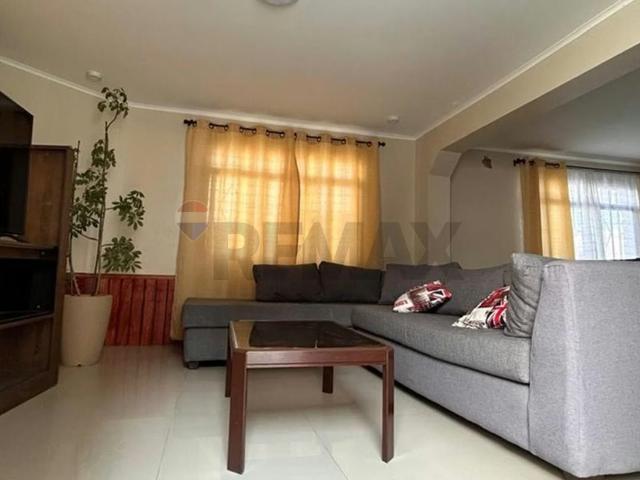 Casas en arriendo en Antofagasta | Casa de 3 pisos para empresa 5 dormitorios por CLP 4200. 00