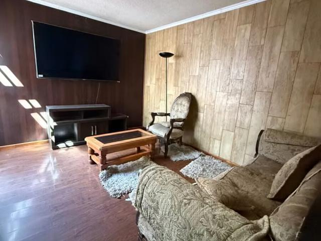 Arriendo de casas en calama | arriendo casa de dos pisos en la ciudad de calama 5 dormitorios por clp 1300. 00