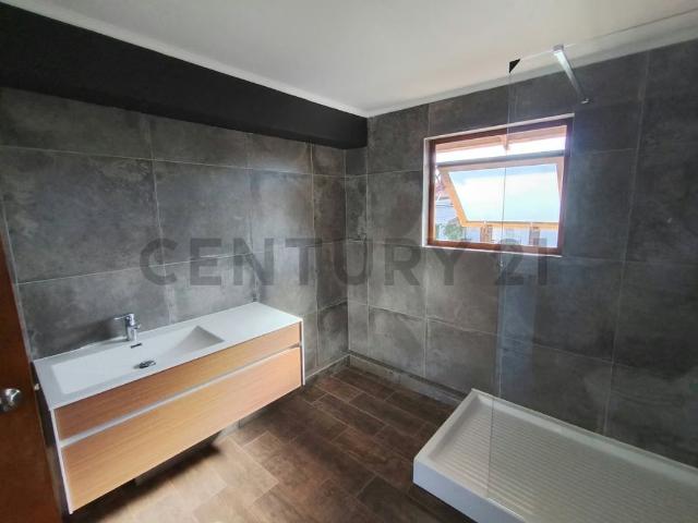 Casas en arriendo en Concón | Arriendo Casa con piscina en Bosques de Montemar 5 dormitorios por CLP 3000. 00