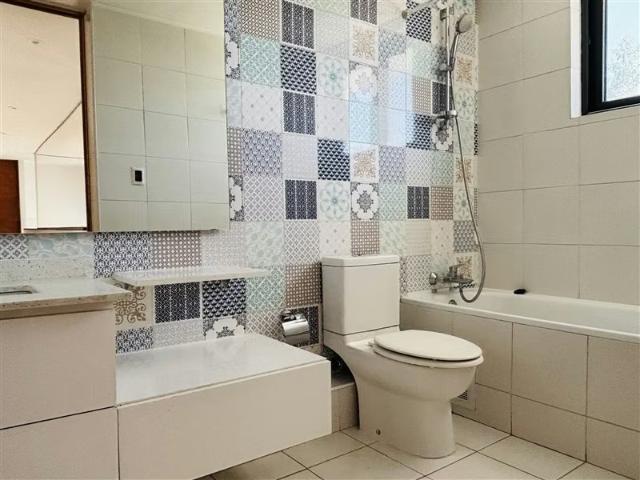 Casas en arriendo en Colina | Casa en arriendo de 5 dorm. En Colina 4 dormitorios por CLF 70.00