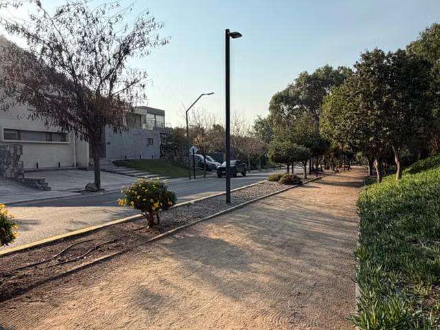 Casas en arriendo en Colina | GRAN CASA ARRIENDO 1468 dormitorios por CLP 2600. 00