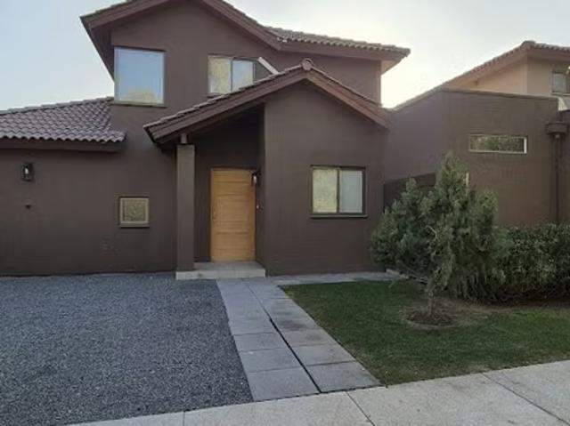 Casas en arriendo en colina | linda y cómoda casa en chicureo! 3 dormitorios por CLP 1200. 00