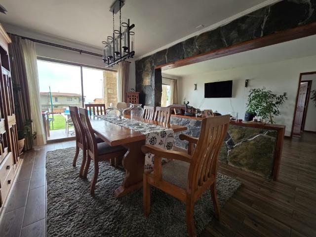 Casas en arriendo en Coquimbo | Espectacular Casa Con Piscina Temperada Y Cerco Eléctrico. 5 dormitorios por CLP 2200. 00