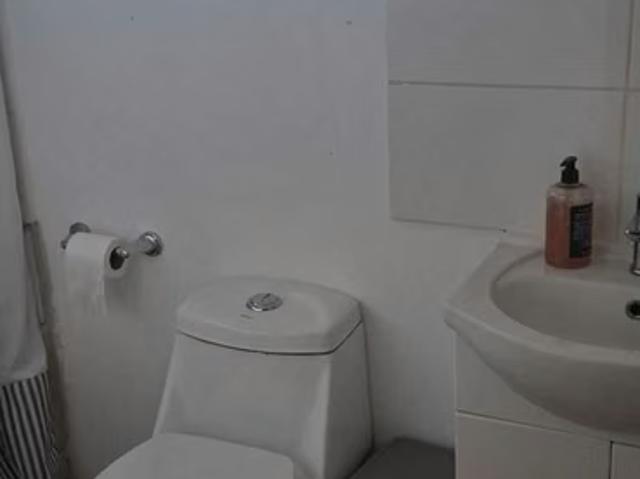 Casas en arriendo en Coyhaique | Casa Amplia y Luminosa con Gran Jardín 1560 dormitorios por CLP 600000.00