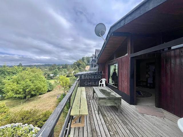 Casas en arriendo en Futrono | Hermosa con vista al Lago Ranco. 5 dormitorios por CLP 1500. 00