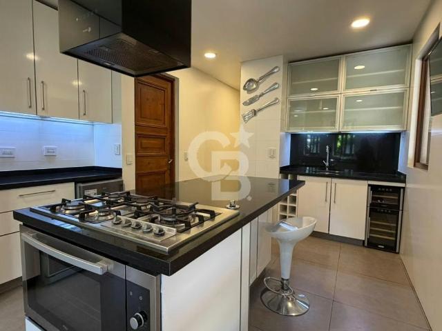 Casas en arriendo en lo barnechea | cocina remodelada incríble jardín 6 dormitorios por clf 120.00