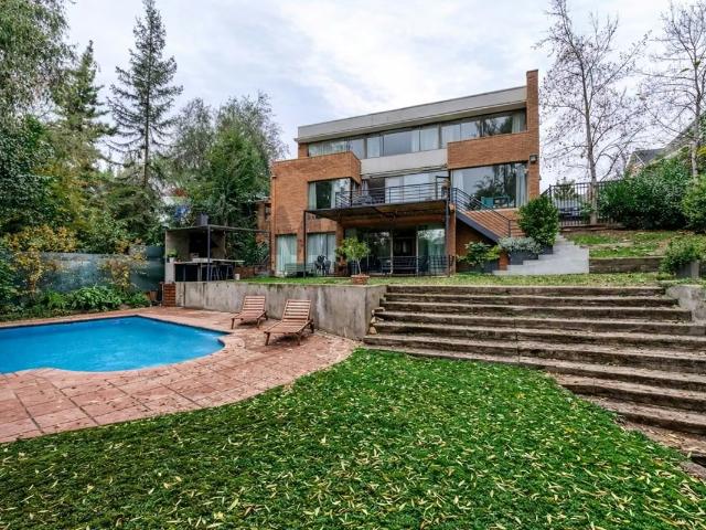 Casas en arriendo en Lo Barnechea | Condominio 4 casas 6 dormitorios por CLF 95.00