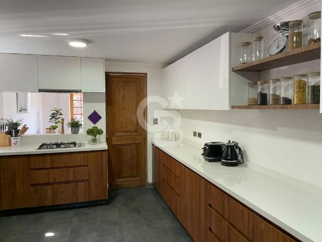 Casas en arriendo en Lo Barnechea | Casa en Lo Barnechea: Lujo y Confort 6D/6B. 5 dormitorios por CLF 147.00
