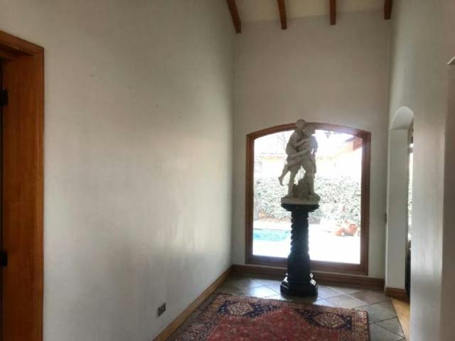 Casas en arriendo en lo barnechea | casa manquehue orientevalle del monasterio 4 dormitorios por clf 98.00