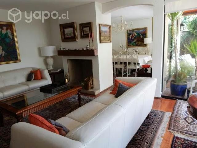 Casas en arriendo en Lo Barnechea | Excelente casa cerca del portal de la Dehesa 4 dormitorios por CLP 2617. 00