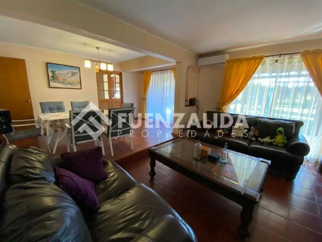 Casas en arriendo en Peñaflor | Casa arriendo de 3D 3B sala estar piscina terraza Peñaflor 3 dormitorios por CLP 1500. 00
