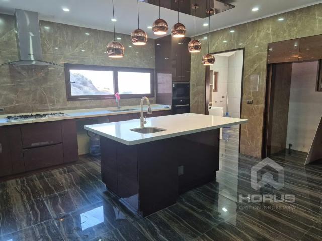 Casas en arriendo en Pudahuel | Casa de Lujo en arriendo. Pudahuel 7 dormitorios por CLP 1500. 00
