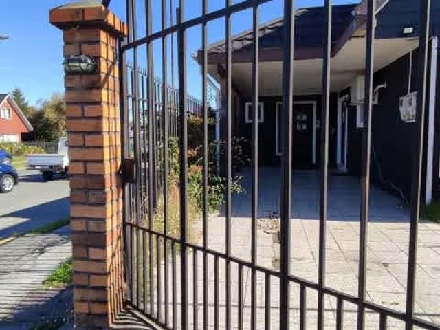 Casas en arriendo en Puerto Montt | Casa de esquina Valle Volcanes Arriendo 4 dormitorios por CLF 40.00
