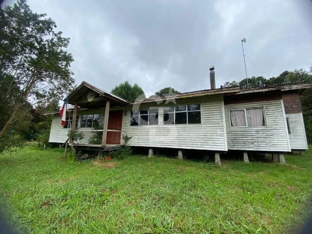 Arriendo de Casas en Puerto Varas | Ideal proyecto educativo o habitacional 5 Dormitorios por CLP 2000. 00