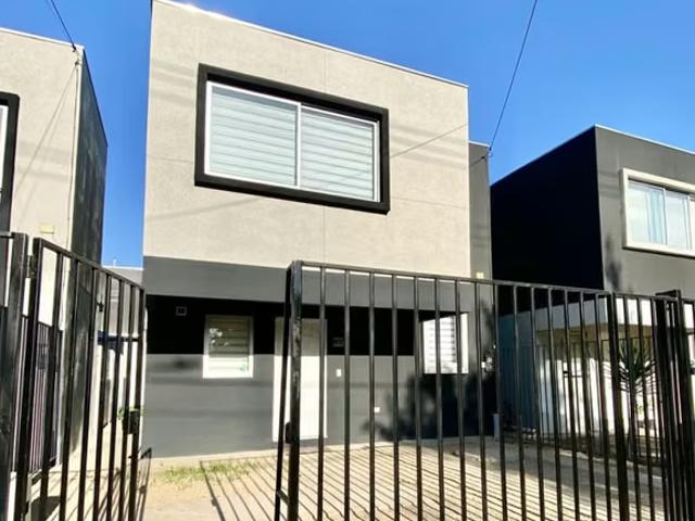 Arriendo de casas en quillota | se arrienda casa mediterranea en cond valle de qui 3 dormitorios por clp 650000.00