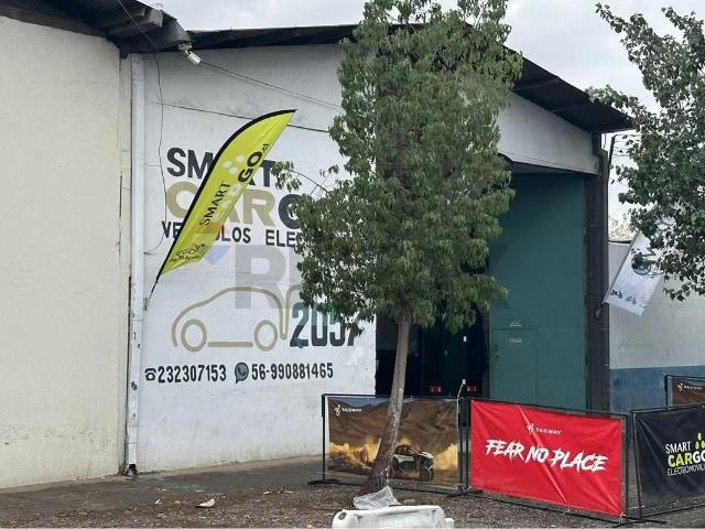Casas en arriendo en Santiago | inversión segura: local san isidro en arriendo 1 dormitorios por CLP 5000. 00