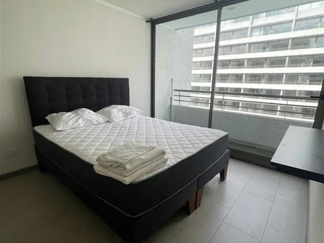 Departamentos en arriendo en Macul | Luminoso depto de 1D 1B y estacionamiento en Laguna Centro! 1 dormitorios por CLP 400000.00