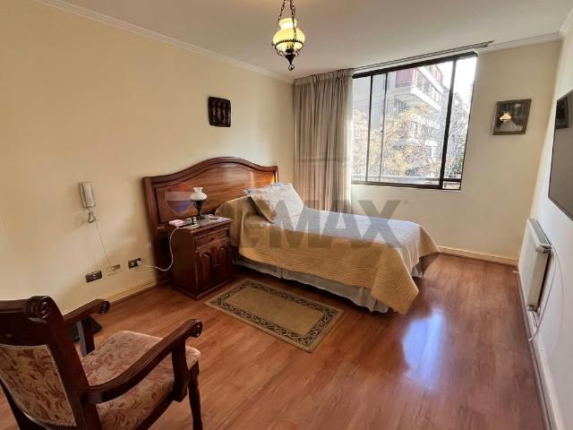 Arriendo de Departamentos en Las Condes | Genial ubicacion, 2 dormitorios mas servicio 3 Dormitorios por CLP 1300. 00