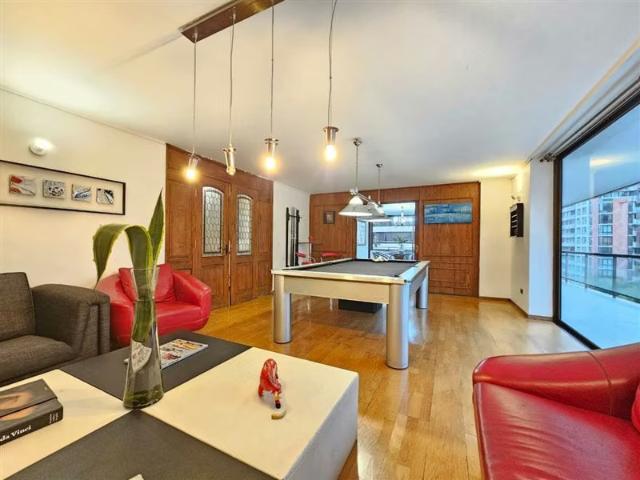 Departamentos en arriendo en Vitacura | Oportunidad Depto 3D + Sala de star + 2 Servicios, Amoblado 5 dormitorios por CLP 4000. 00