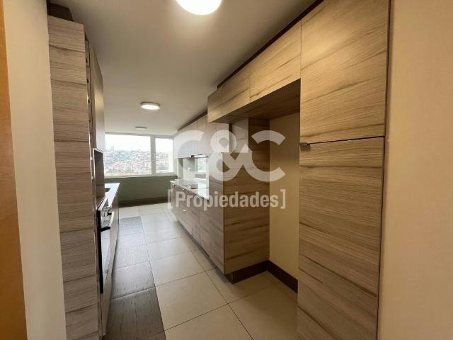 Arriendo de Departamentos en Viña del Mar | Amplio Y Moderno Departamento Con Grandiosa Vista En Recreo 4 Dormitorios por CLP 1400. 00