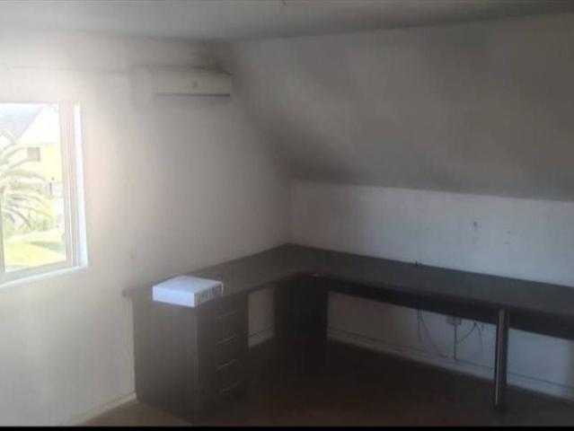 Arriendo de habitacion amplia tercer piso
