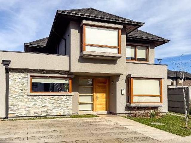Arriendo de hermosa casa en entorno natural y cond. privado