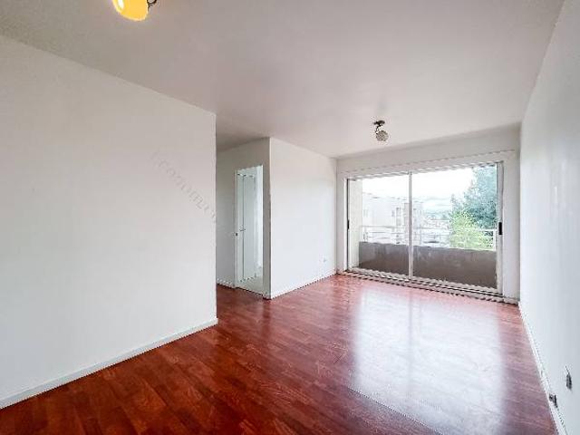 Arriendo de hermoso departamento en condominio privado