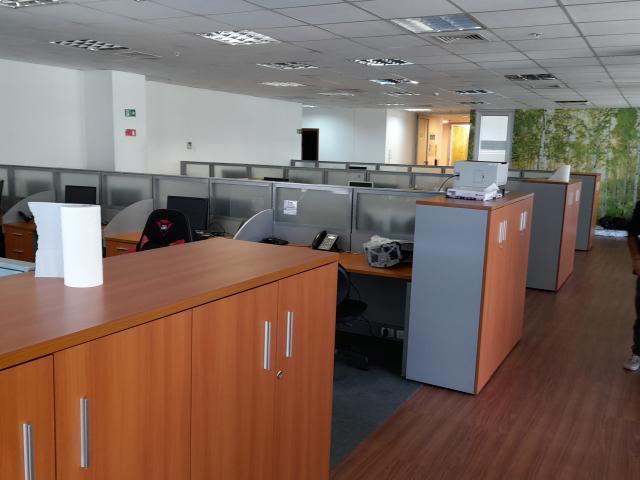 Arriendo de Oficina Av. Del Valle Sur/Santa Clara, Huechuraba 4 baños 400 m2