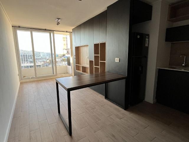 Arriendo depto 1d 1b semiamoblado edificio verne