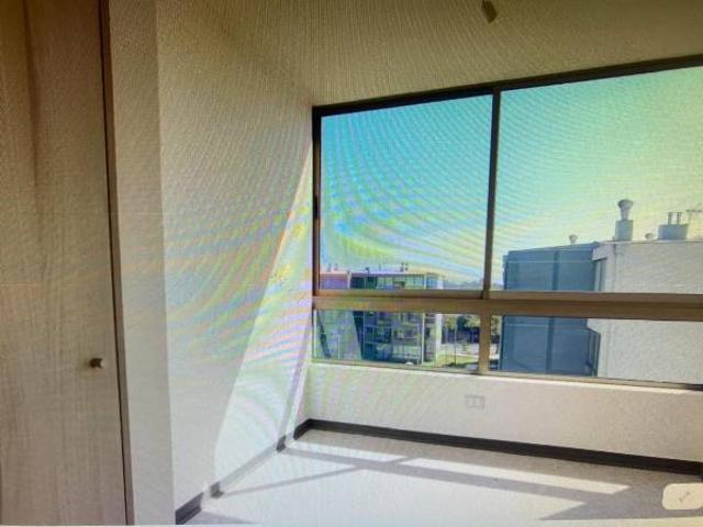 Arriendo departamento 2 dormitorios con estacionamiento