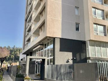 Apartamento en arriendo en Bernardino Corral - Estacionamiento