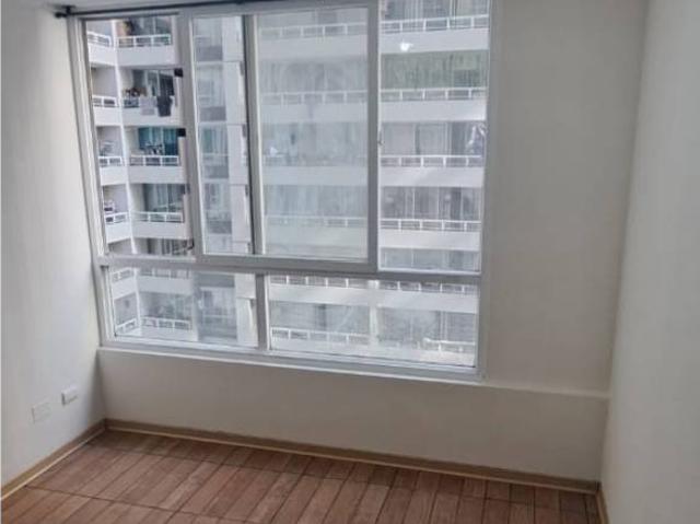Arriendo departamento a cuadras metro las rejas